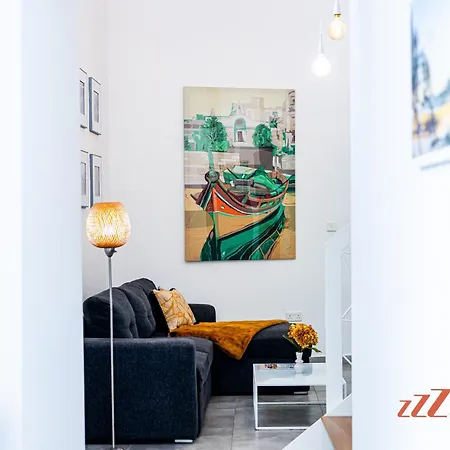 Дом отдыха A Traditional Maltese With Indoor Cave Pool *