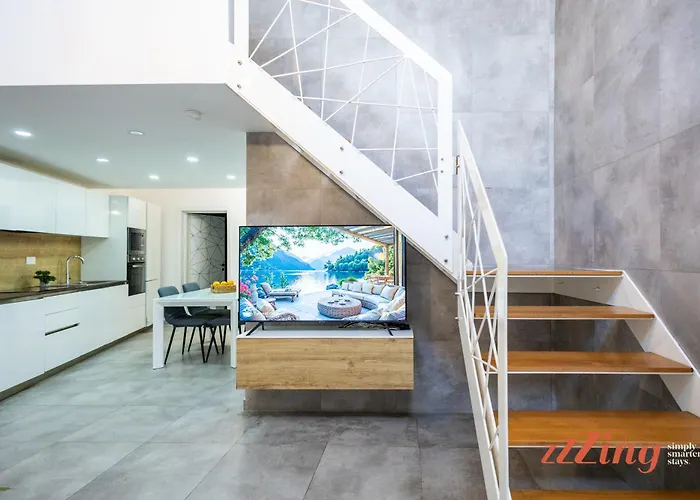 A Traditional Maltese With Indoor Cave Pool Holiday home