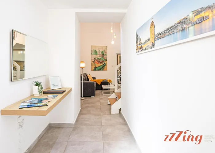 A Traditional Maltese With Indoor Cave Pool Holiday home