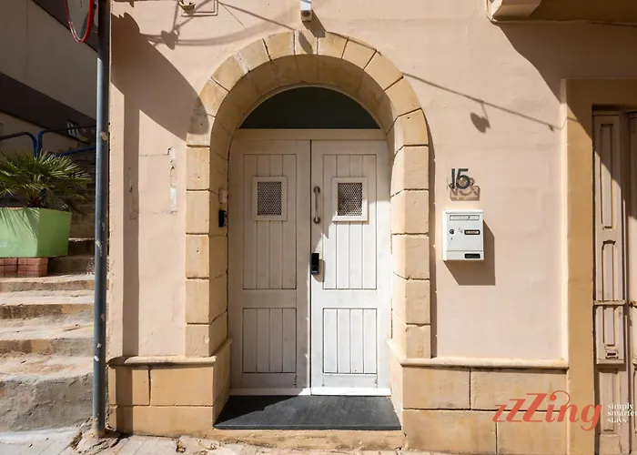 A Traditional Maltese With Indoor Cave Pool Holiday home Mellieha