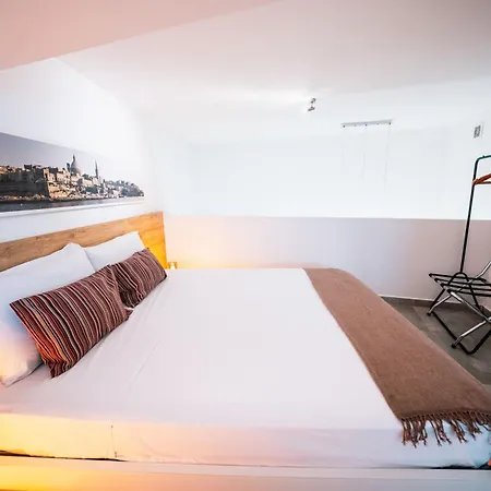 A Traditional Maltese With Indoor Cave Pool Holiday home Mellieha