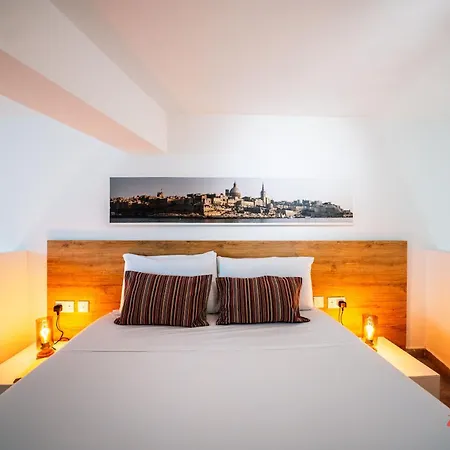 A Traditional Maltese With Indoor Cave Pool Holiday home *