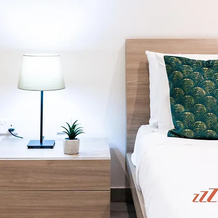 A Traditional Maltese With Indoor Cave Pool Nyaraló Mellieħa