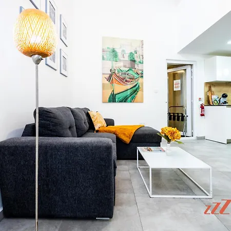 A Traditional Maltese With Indoor Cave Pool Tatil Evi