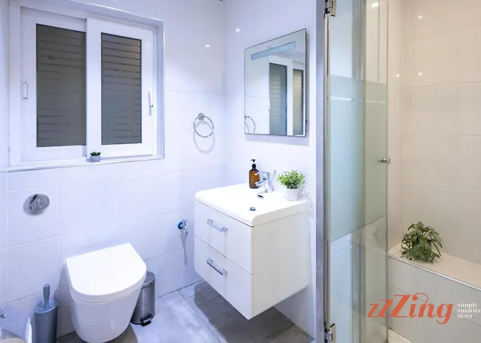 A Traditional Maltese With Indoor Cave Pool 梅利哈